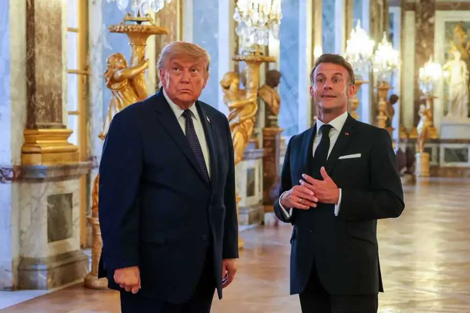 Trump clinches Iran deal in Versailles during Macron dinner