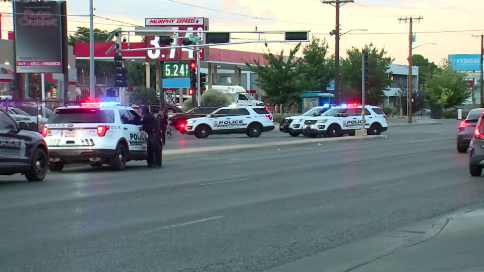 Woman killed in early morning crash at Wyoming and Constitution in NE Albuquerque