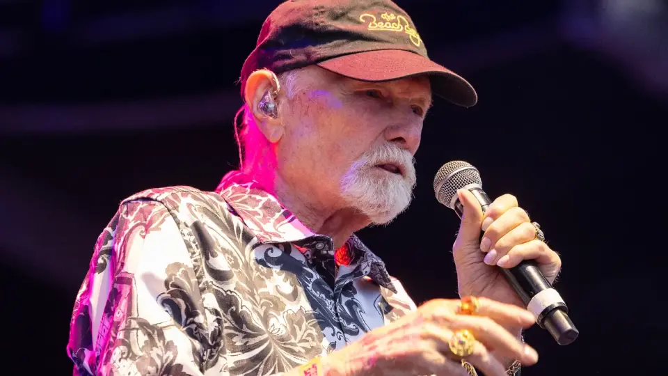 Beach Boys Split: Love's Frail Finale in Nashville, Jardine's Reunion in California