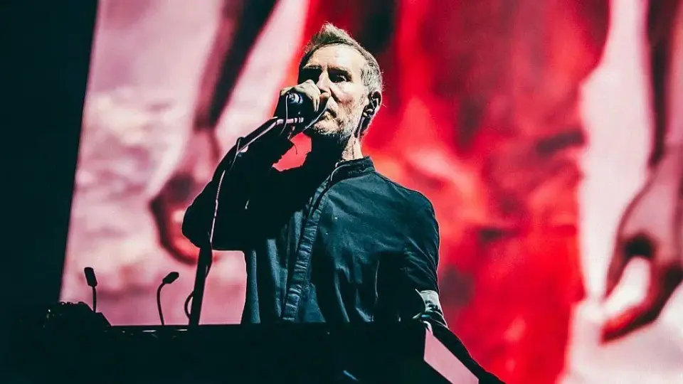 Massive Attack investigated in Singapore over pro-Palestinian gesture at concert