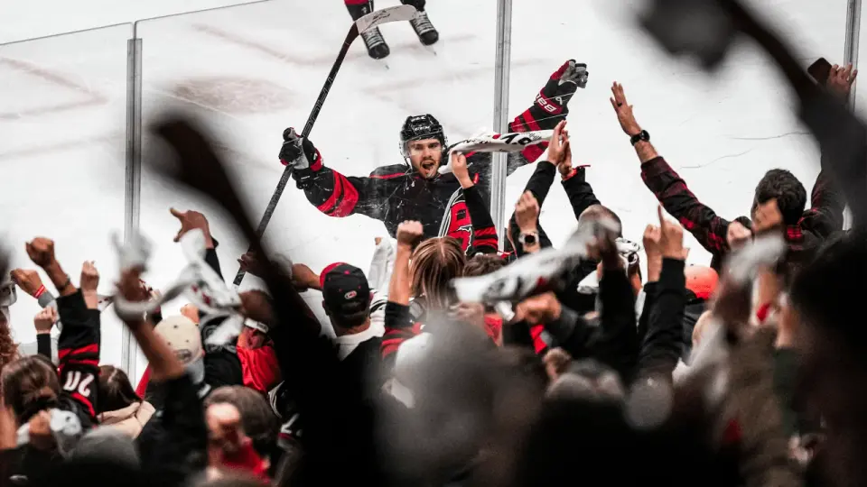 Stankoven’s 2 goals spark Hurricanes to 3-0 Game 1 win over Flyers
