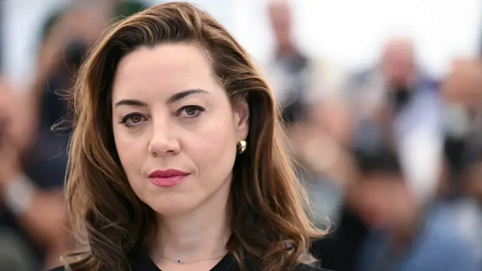 Aubrey Plaza's pregnancy spotlights widowhood stigma and grief