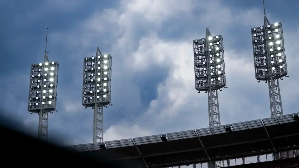 Rain Delays Reds-Pirates Game in Cincinnati