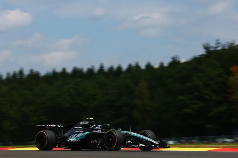 Antonelli tops FP3 at Spa as Hamilton crashes at session end