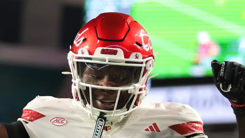Dolphins Bet Big on Upside at WR With Caleb Douglas and Chris Bell