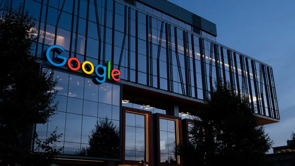 Alphabet Faces Earnings Test as AI Spending Fears Weigh on Stock