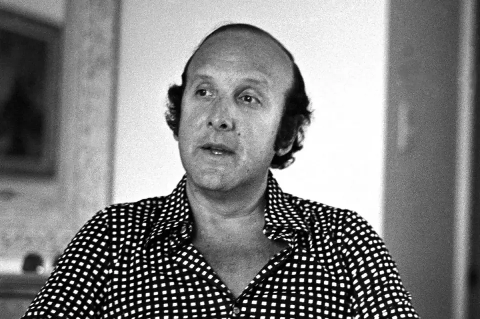 Clive Davis, Architect of Modern Pop, Dies at 94