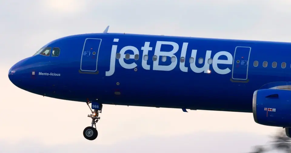 FAA probes near-miss as JetBlue flight avoids uncommunicative aircraft near Fort Lauderdale