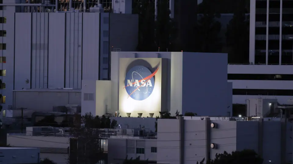 NASA opens JPL to new management, inviting bids to replace Caltech after 70 years