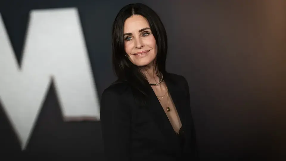 Courteney Cox Attends Jennifer Meyer’s Hawaii Wedding Amid Fitness Routine Updates