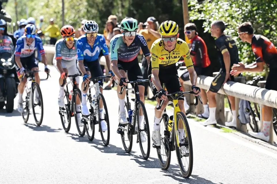 Kuss misses breakaway bid to shadow Pogačar but stays in GC fight after Vuelta’s first mountain test