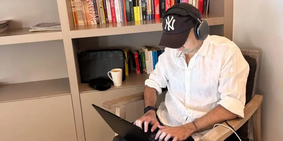AI Professional Describes Burnout from Rapid Technological Obsolescence