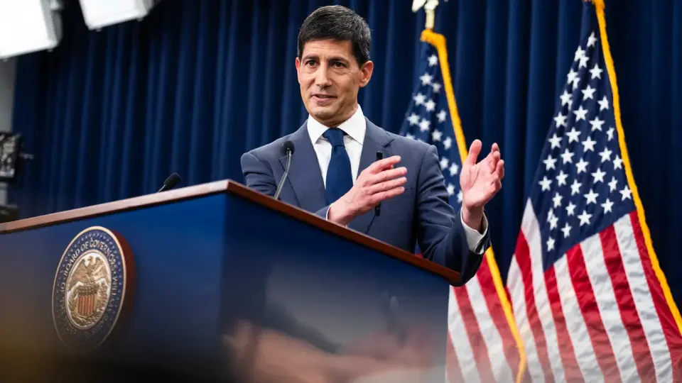 Warsh's Quiet Chairmanship Keeps Fed Path Unclear