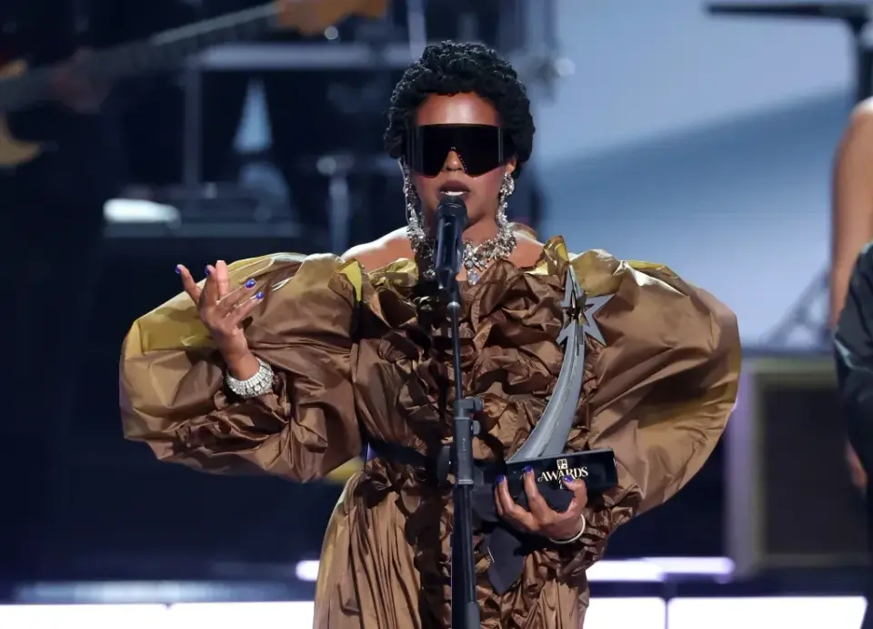 Lauryn Hill Becomes BET's First Living Legend Icon Award Recipient