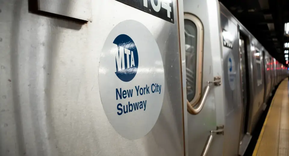 City tests heat‑capture subway tech to cool platforms and warm nearby buildings