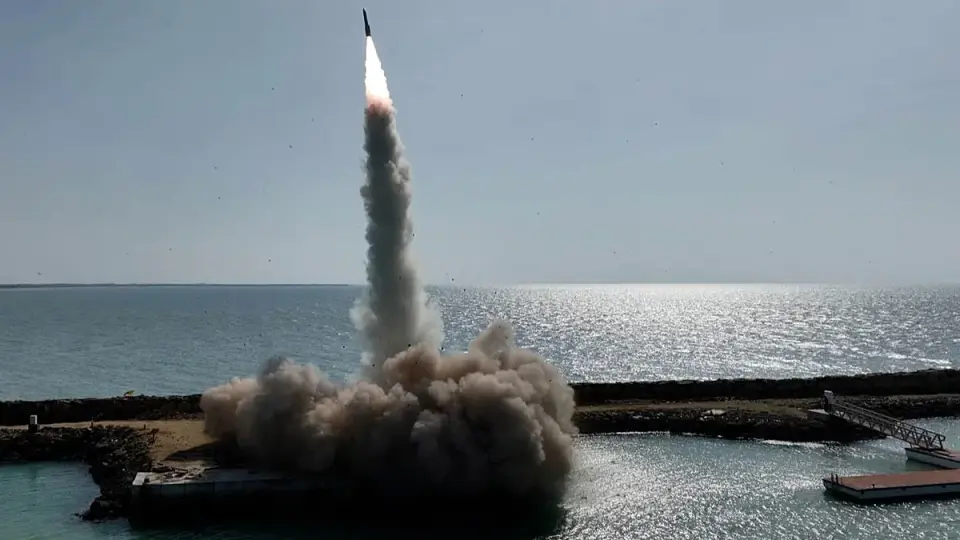 Iran Expands Maritime Strikes Beyond Hormuz as Oil Prices Surge