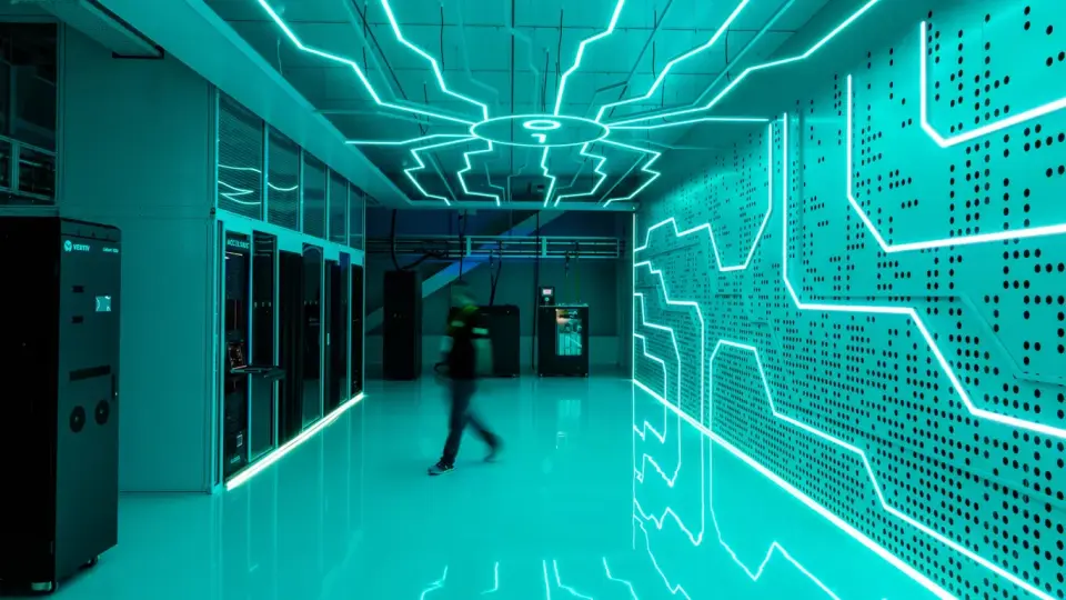 Behind AI's surge: the power and water footprint of data centers