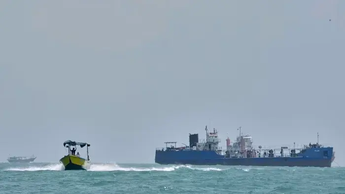 Oil Surges Past $108 as Gulf-Iran Hormuz Talks Collapse Amid Yemen Escalation