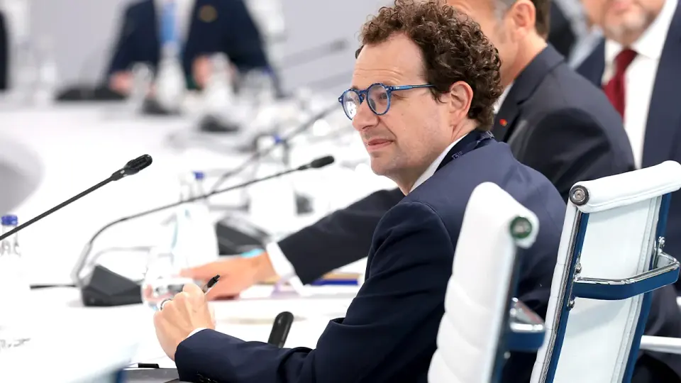 Anthropic's Draft AI Bill Sparks Debate Over High Bar for Federal Intervention