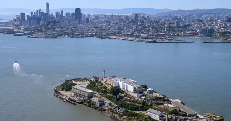 Memorial boat capsizes near Alcatraz; one dead, three missing