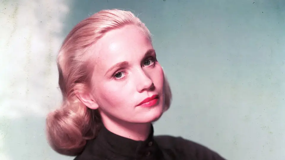 Eva Marie Saint, Oscar Winner and 'Hitchcock Blonde,' Dies at 102