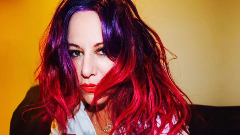 L7's Jennifer Finch Battles Brain Cancer, GoFundMe Launched
