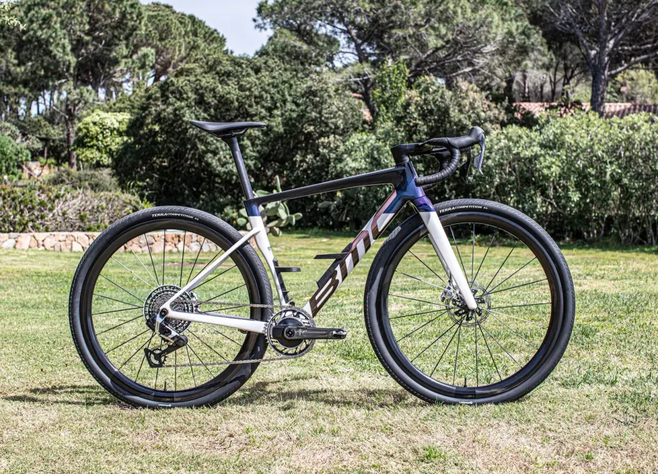BMC Kaius 01 gravel bike widens tyre clearance to 52mm with aero-focused update