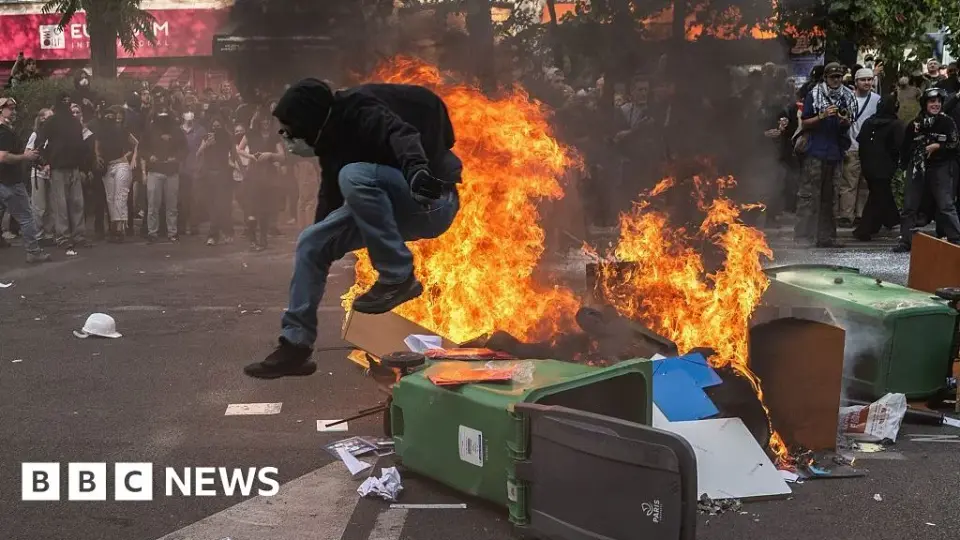 France's School Blockades Escalate as Government Concessions Fail to Halt Youth Unrest