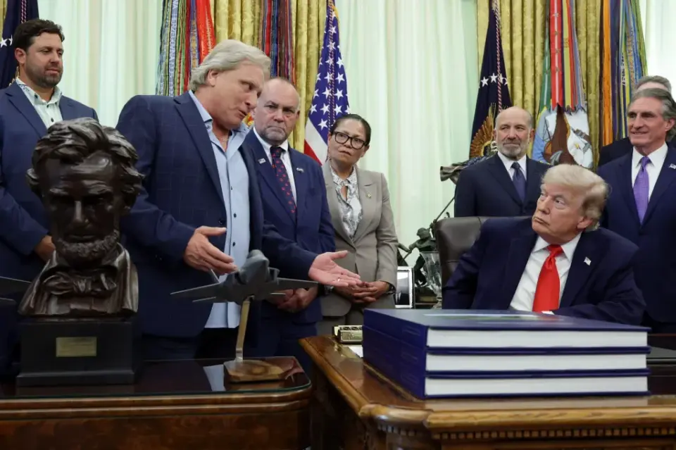 Sig Hansen Praises Trump in Oval Office After Pacific Fishing Proclamation