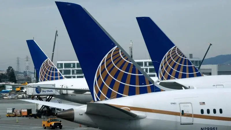 Midair disturbance prompts United flight to divert to Madison, Wisconsin