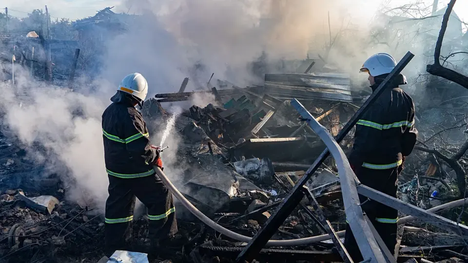 Kyiv Bridges Shut as Russian Drone Strikes Paralyze Capital