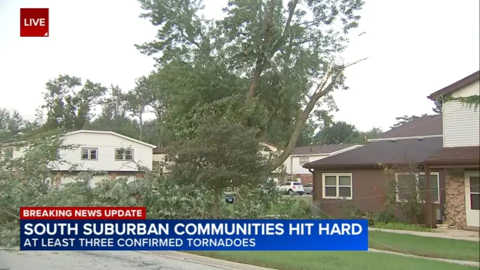 Three Tornadoes Hit Chicago Suburbs, Sparking Outages and Cleanup