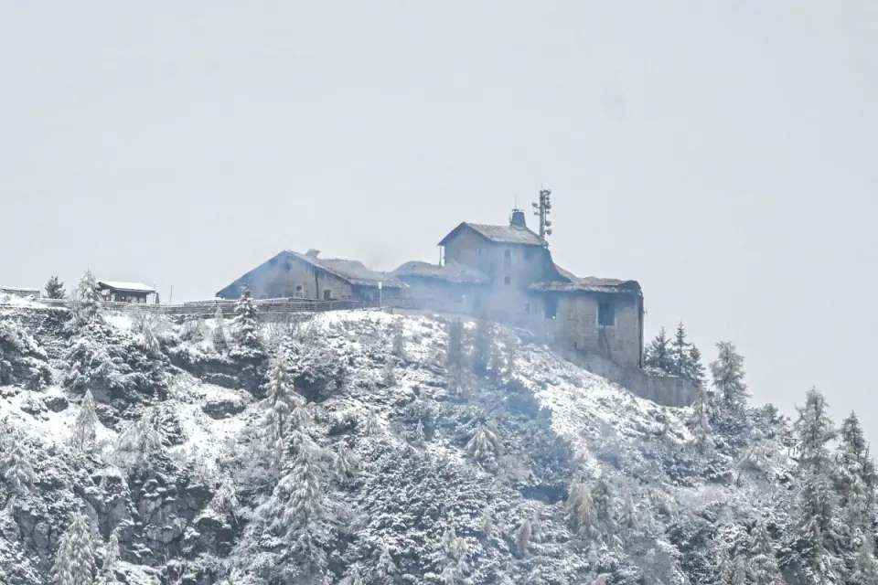 Fire destroys Hitler's Eagle's Nest retreat in Bavaria; suspect detained