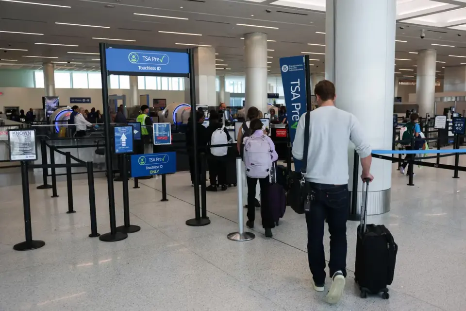 TSA Halts Expansion of 'Gateside' Program, Reverting to Original 13-Airport Pilot