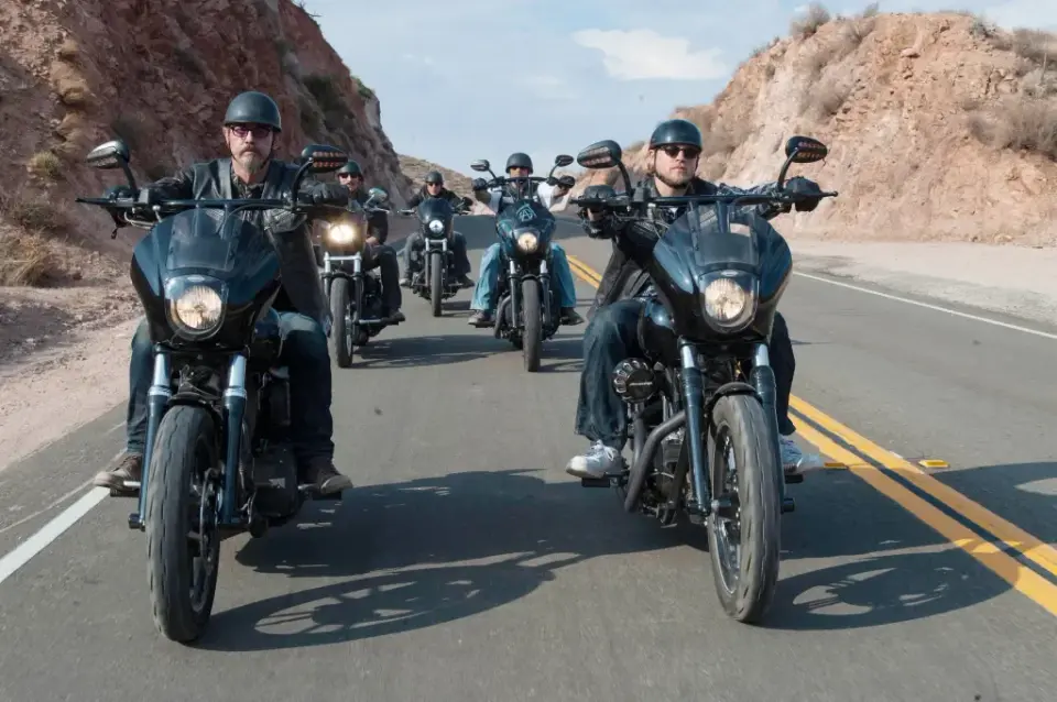 Hunnam Leads SOA Alumni Back Together in FX's Meta-Series Legends