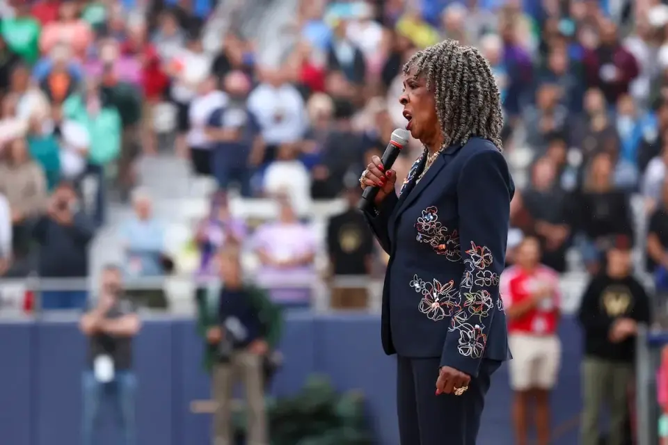 Martha Reeves Scraps Backup Singers in Viral Star-Spangled Banner Moment