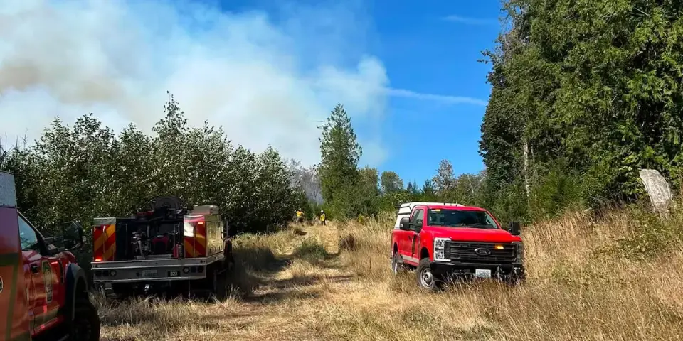 Hidden Meadows Fire: Evacuations Reduced as Crews Gain Ground in Clark County