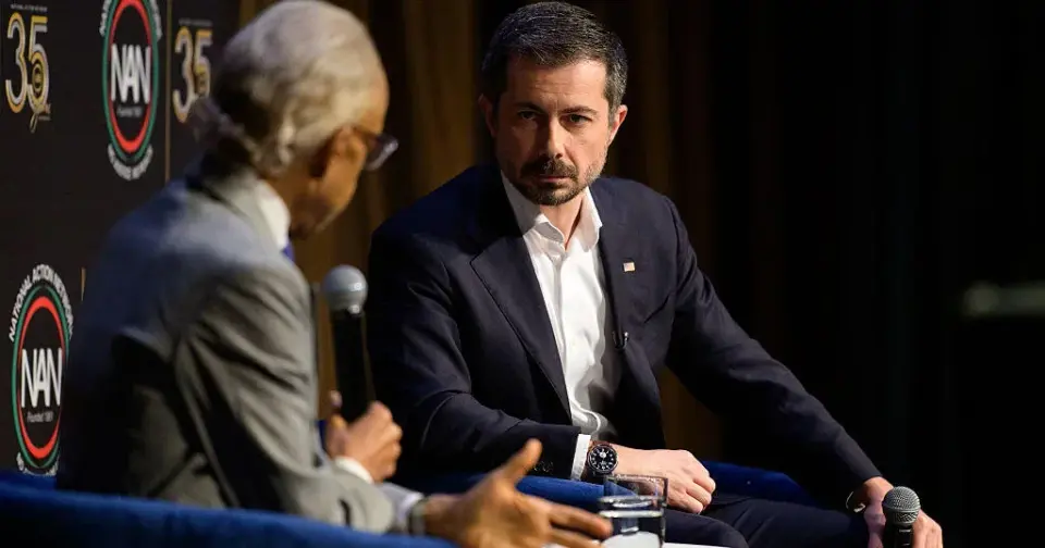 Harris Tops NAN Crowd as 2028 Democratic Field Takes Shape