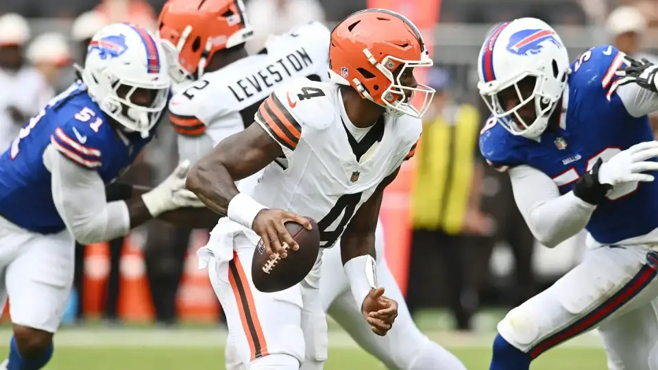 Watson’s Booed Return Forces Browns Into Start-or-Cut Dilemma
