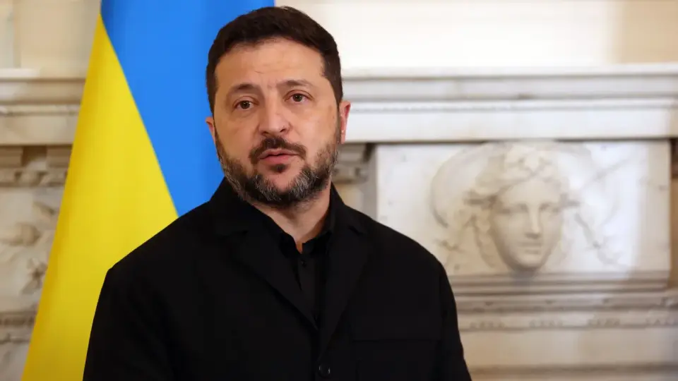 Ukraine’s Drone Defenses Halted by Starlink Speed Caps, Zelensky Confirms