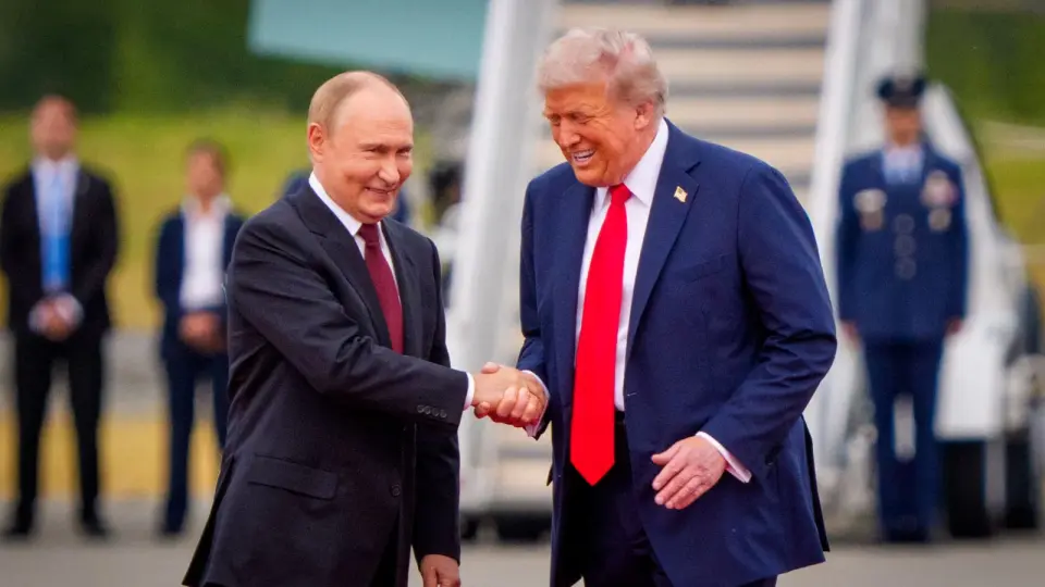 Putin Relays Iran Peace Terms to Trump Amid Houthi Strikes and Diesel Deal