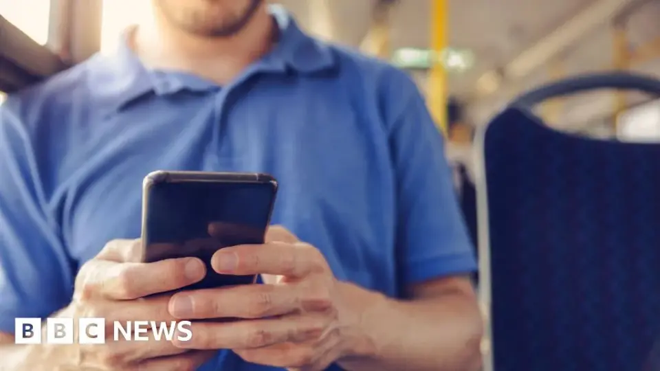 UK government introduces £100 fines for loud music on buses