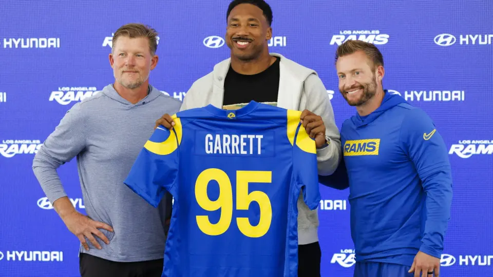 Garrett shells out for Rams No. 95 jersey after trade