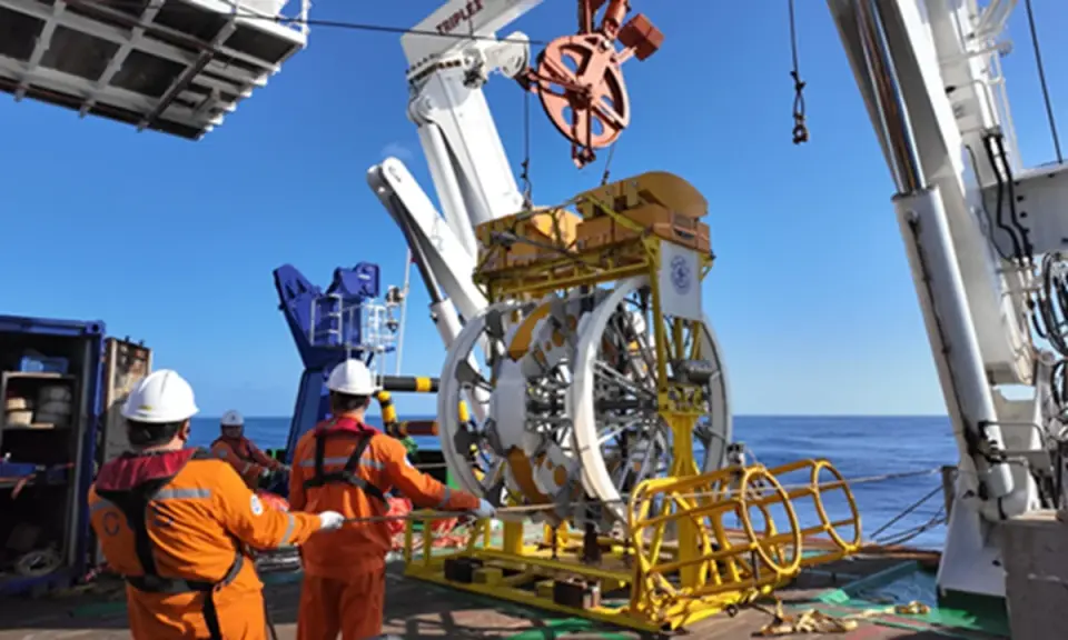 China's TRIDENT deep-sea neutrino telescope hits sea-testing milestone