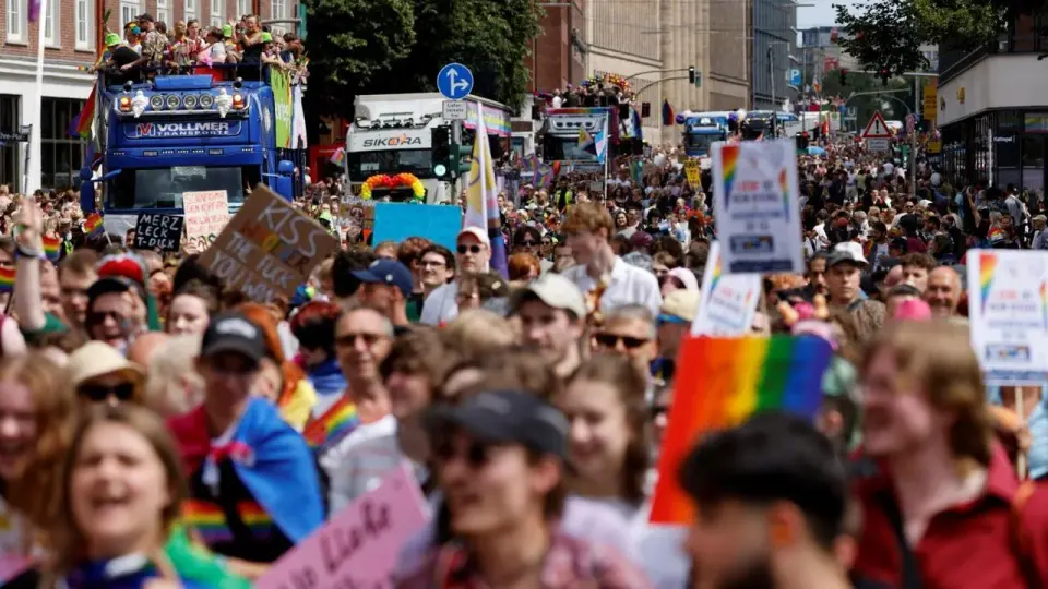 Hamburg Pride draws 300,000 as Germany shows solidarity after Berlin attack