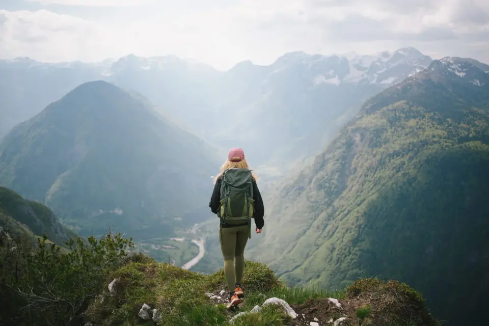 New Study Links Regular Forest Hiking to Reduced Inflammation and Improved Immune Function in Seniors