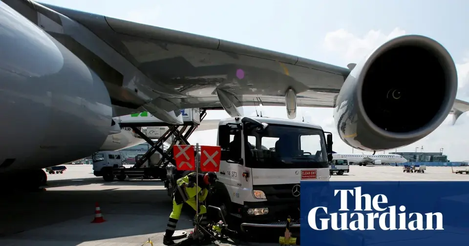 Fuel crunch won't shield airlines from EU passenger-compensation rules