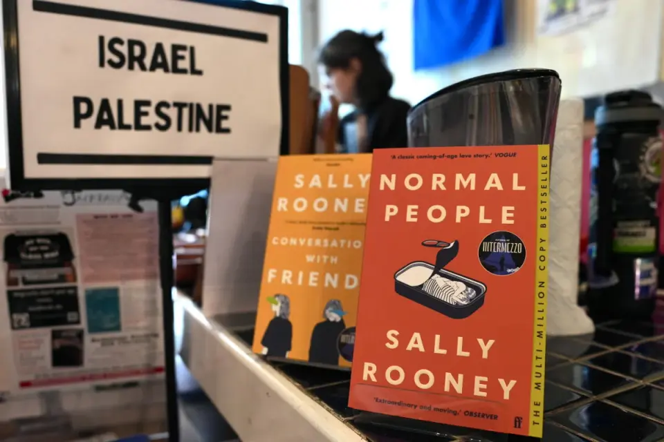 Faber Halts UK Sales of Sally Rooney’s Books to Avoid Terrorism Law Liability