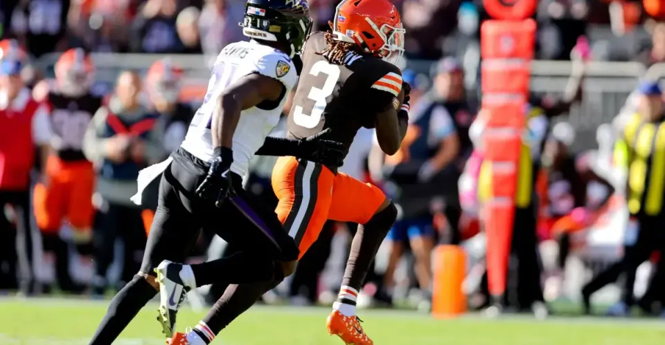 Browns seize AFC North lead with late rally against Ravens