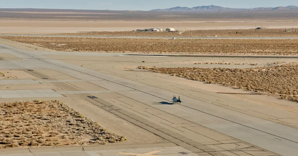 Eight Die in B-52 Crash After Takeoff from Edwards AFB